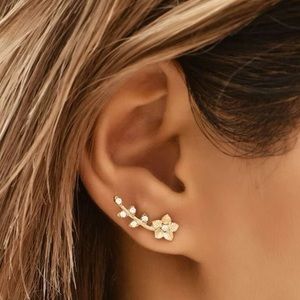 Rhinestone Flower Stud Earrings Golden Climbers